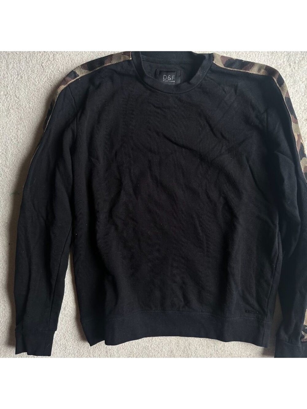D&F Ricky Singh black sweatshirt with camo trim on sleeves Large